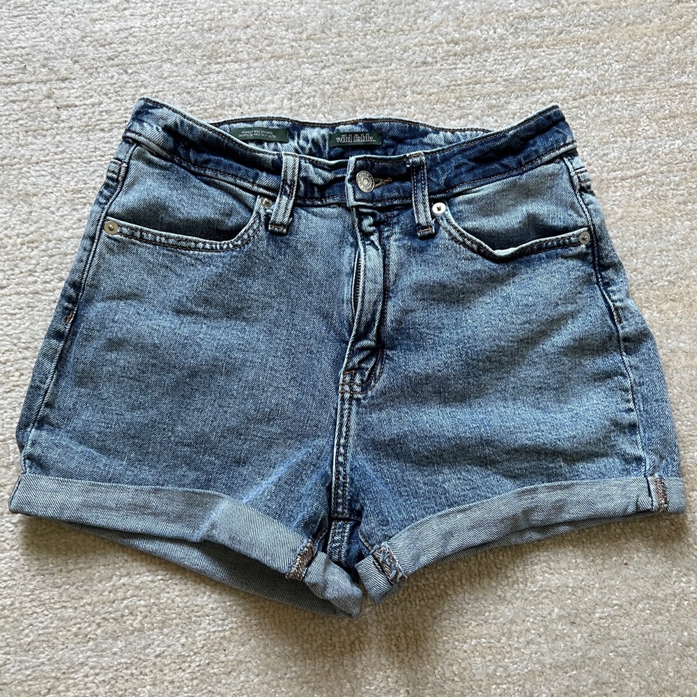 Acid Wash Short Shorts Size 4/27
